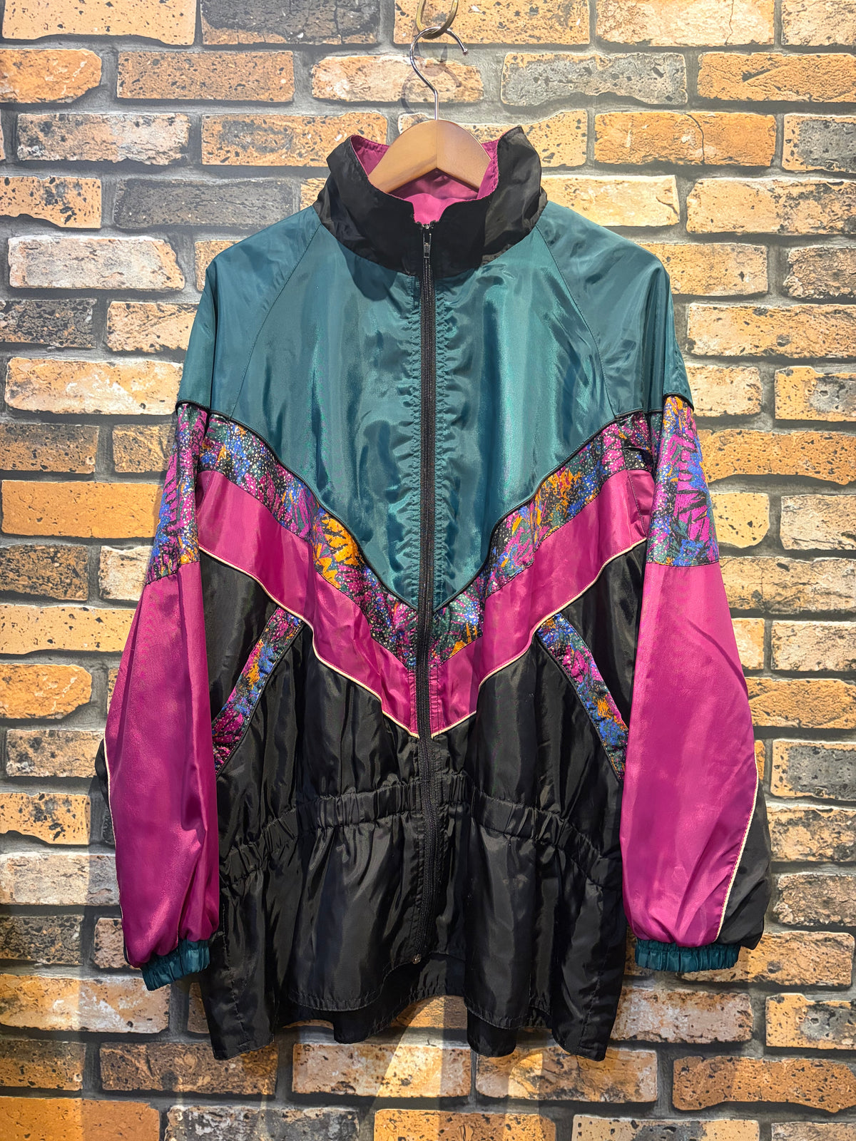 center aisle PLUS polyester jacket