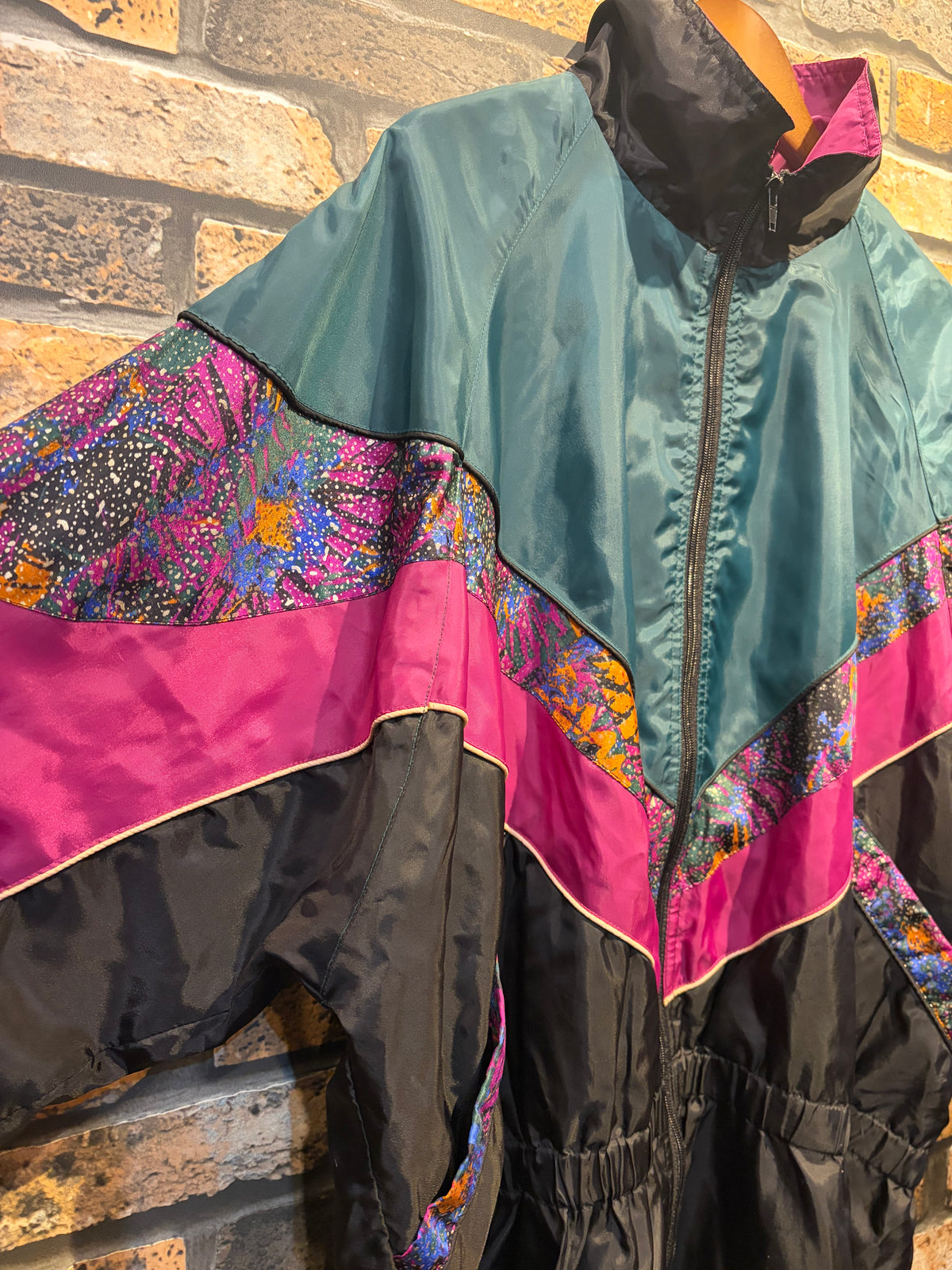 center aisle PLUS polyester jacket