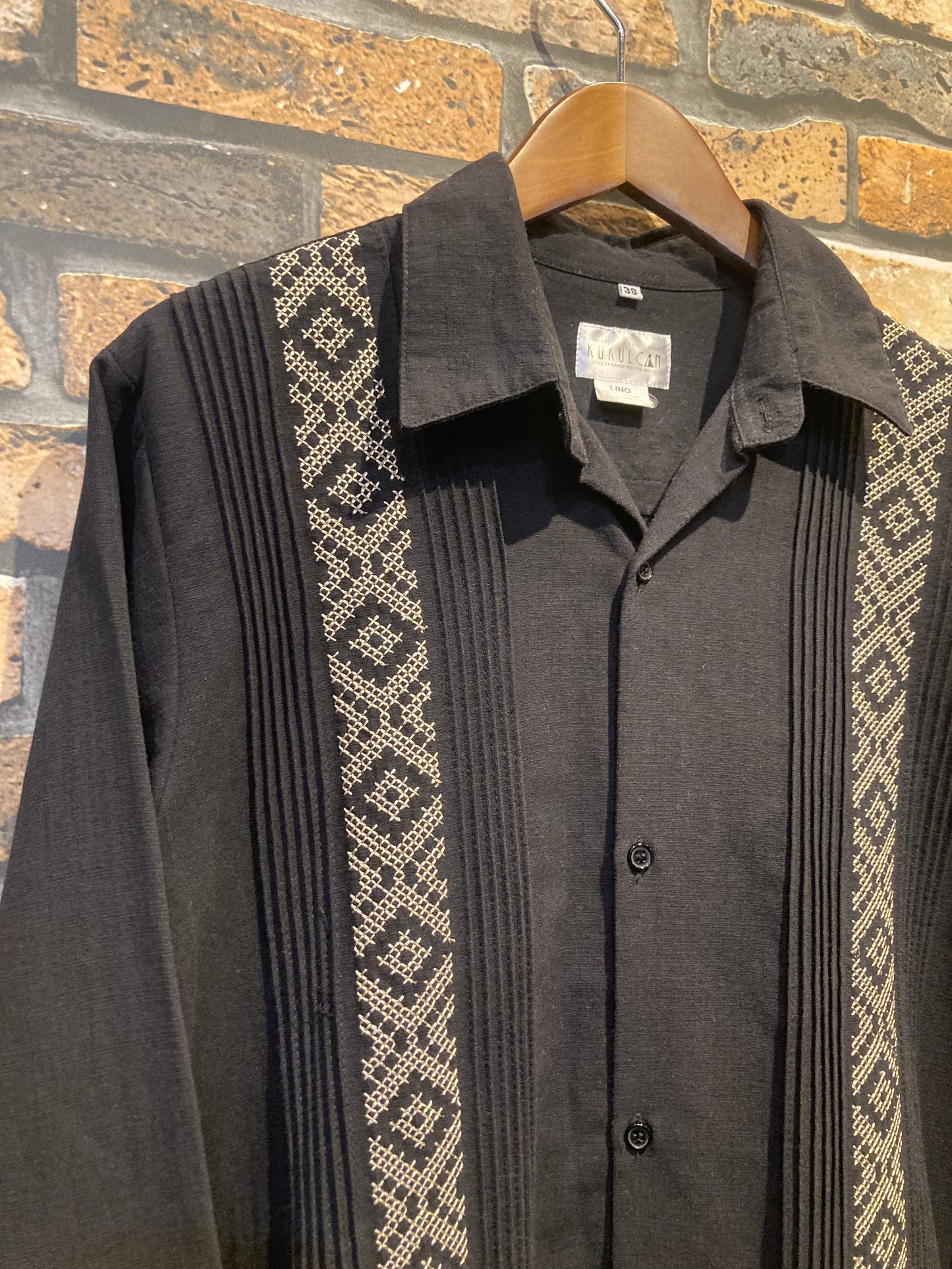 linen long-sleeve guayabera shirt
