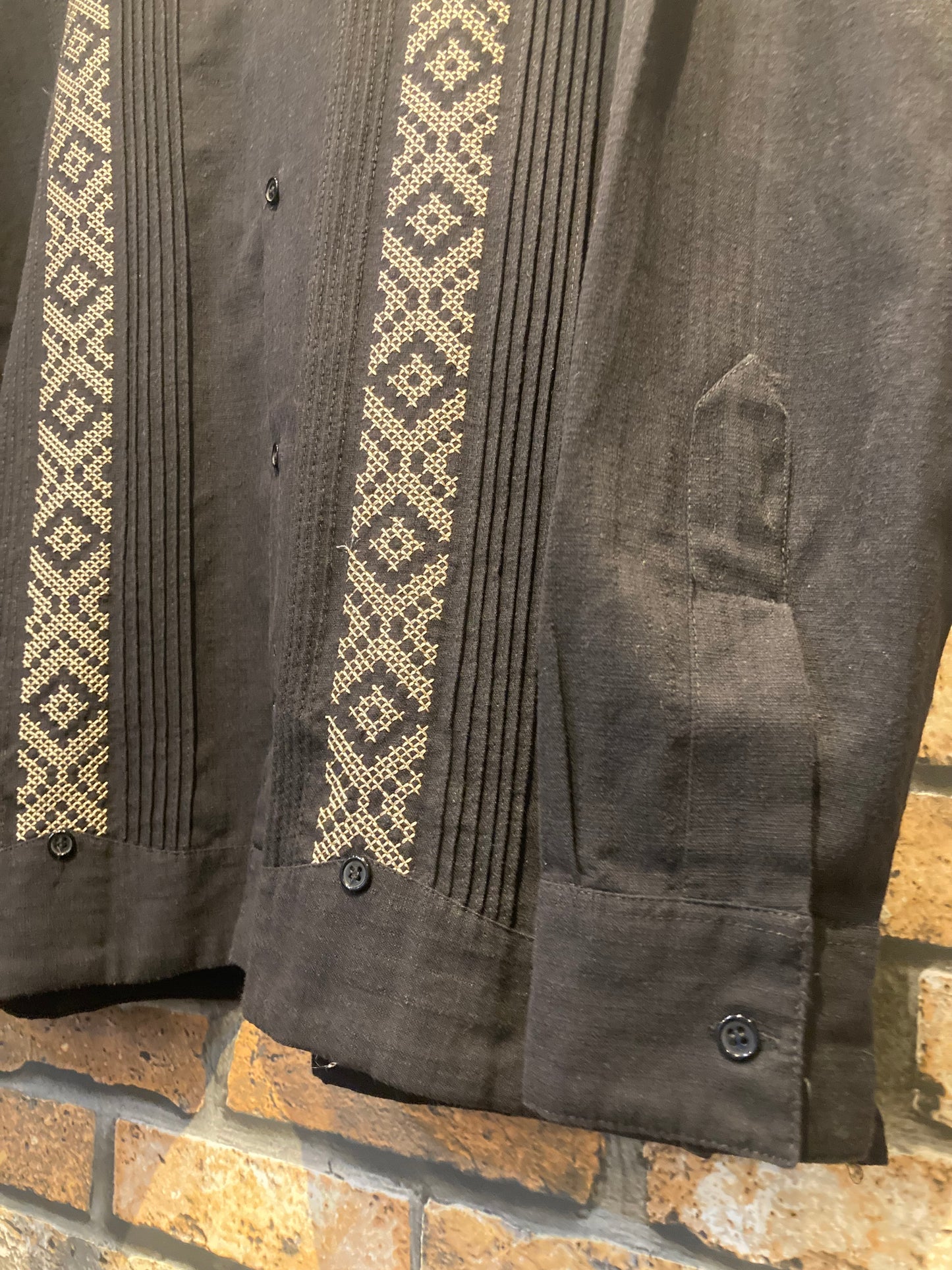 linen long-sleeve guayabera shirt