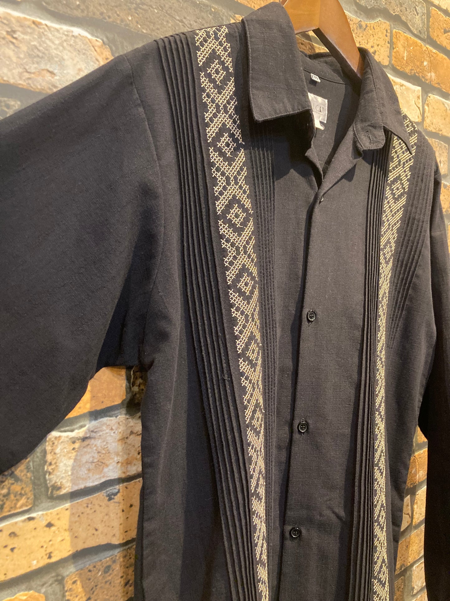 linen long-sleeve guayabera shirt