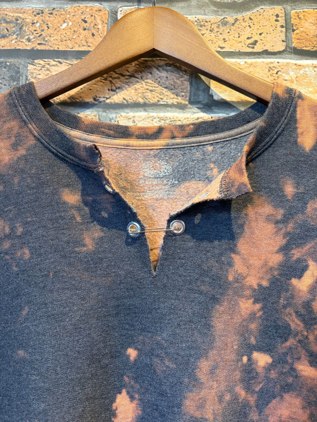 FRUIT OF THE LOOM sweat shirt bleach remake