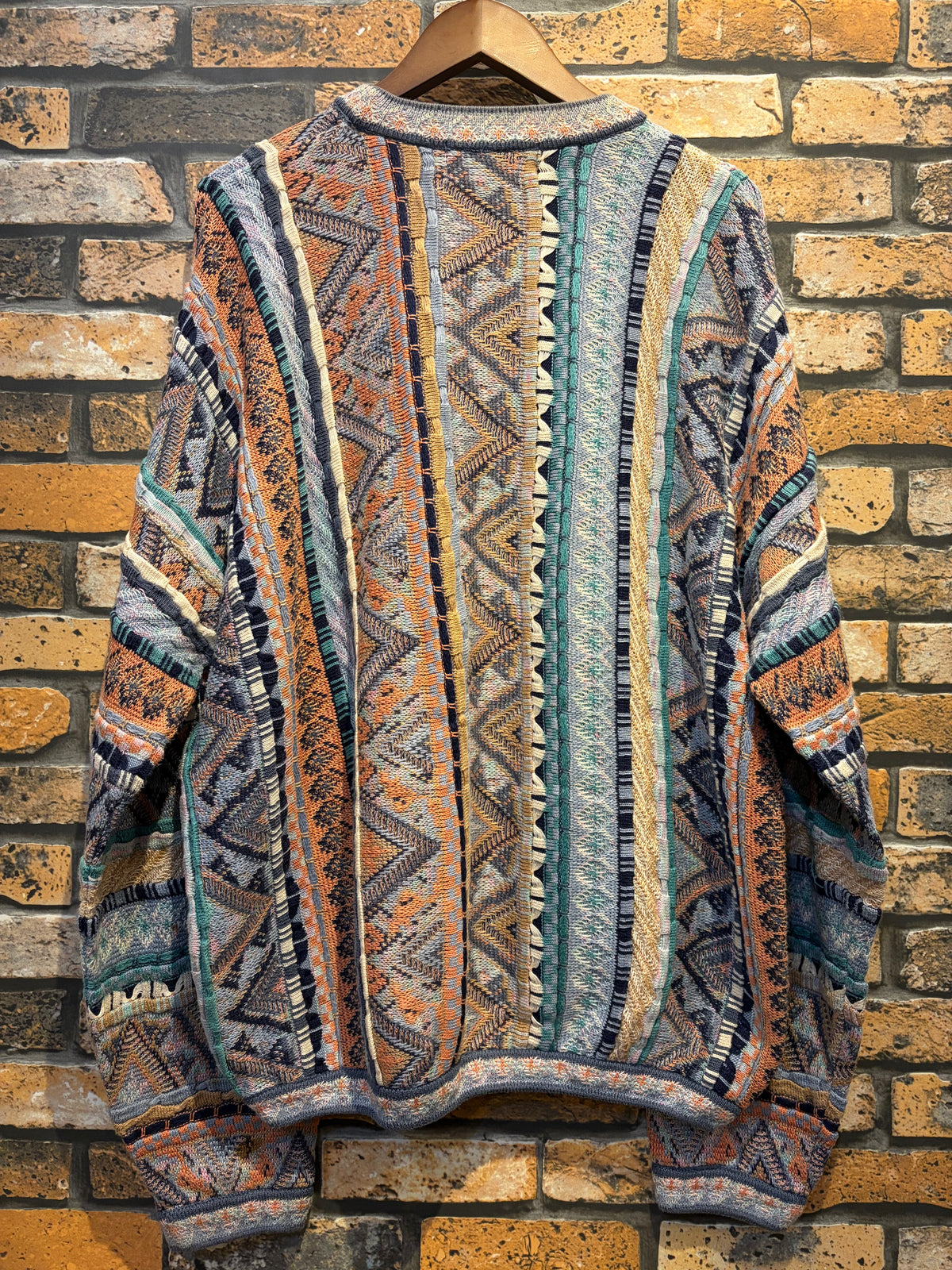 TUNDRA 3D knit pullover 90's~