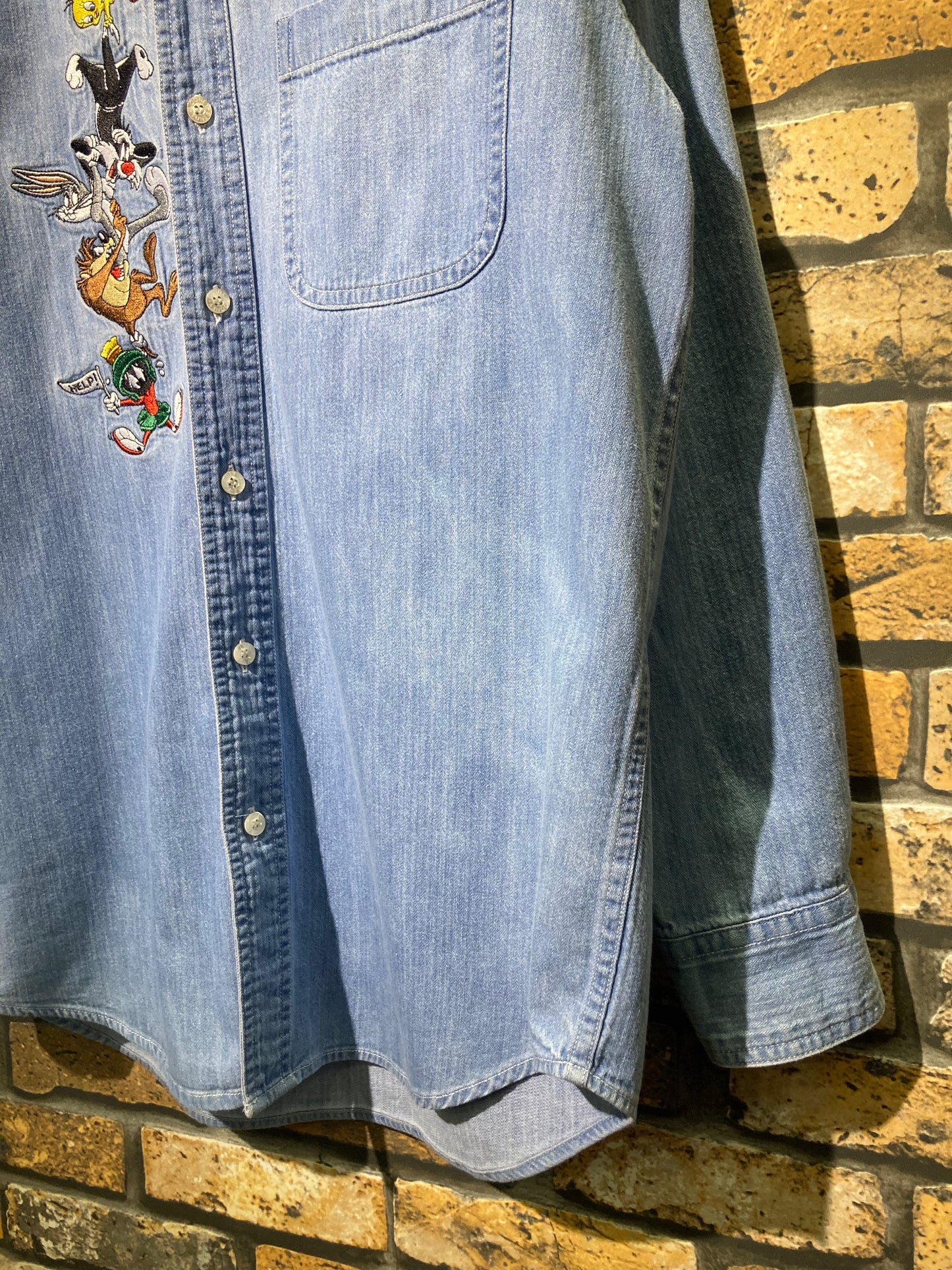 LOONEY TUNES denim shirt 90's~